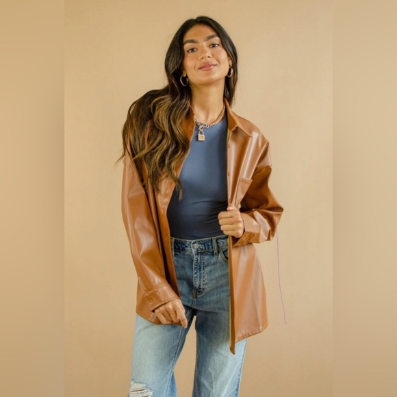 Aritzia Wilfred The Ganna Button Down Shirt - Blush Pink Faux Leather - XXS/2XS - Picture 16 of 16